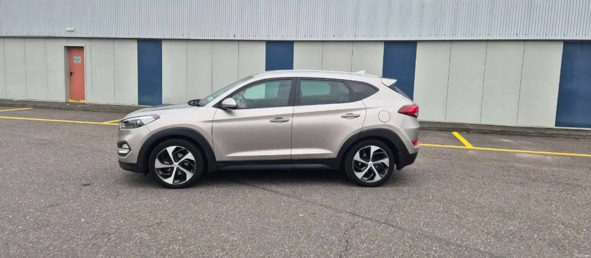2019 Hyundai Tuscon - Image 4
