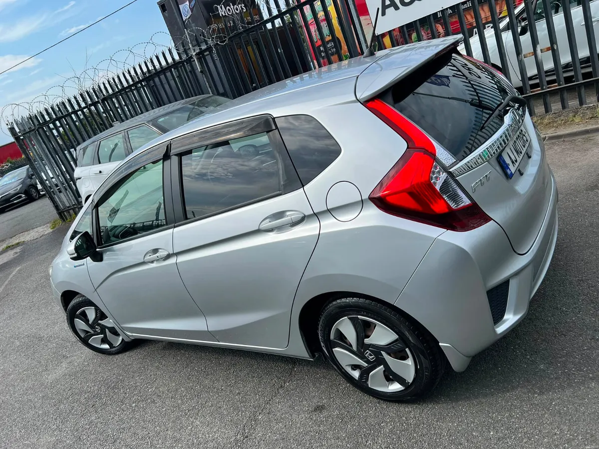 2014 HONDA FIT 1.5 HYBRID - Image 6