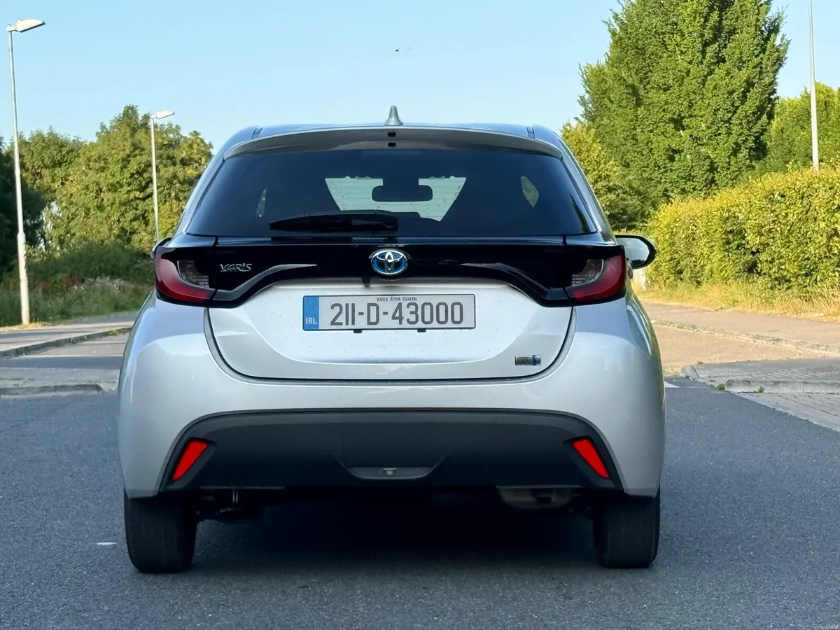 2021 TOYOTA YARIS HYBRID *LOW KM NEW NCT* - Image 5