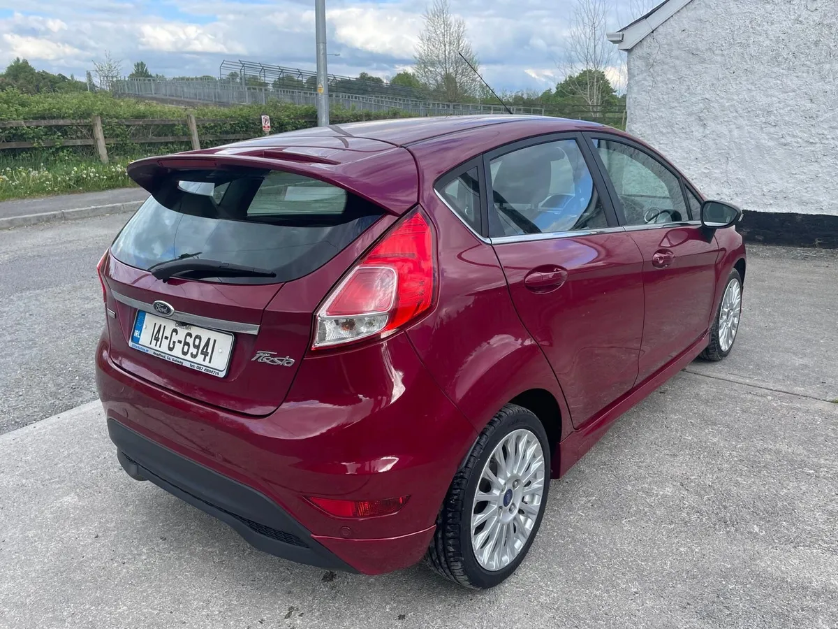 Ford Fiesta 2014 - Image 2