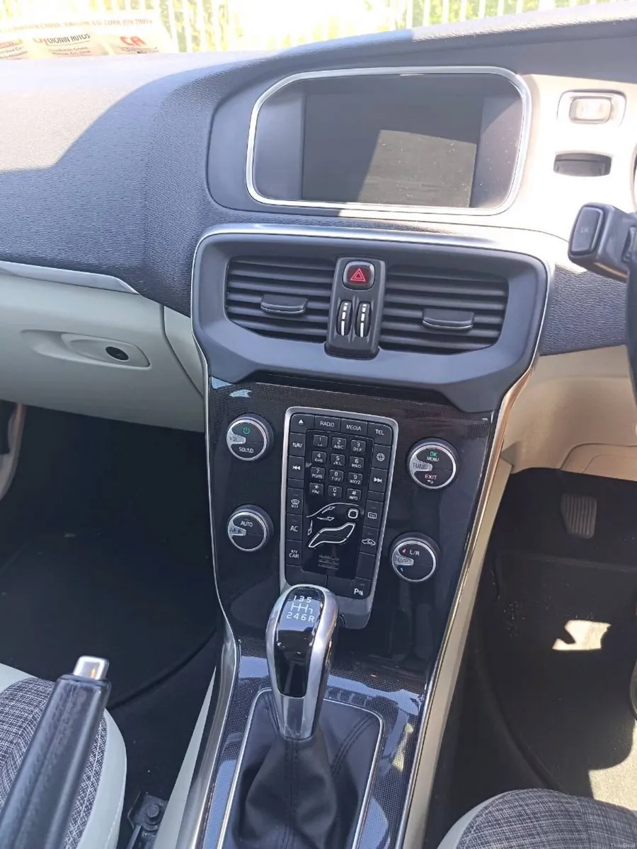 162 Volvo - Image 2