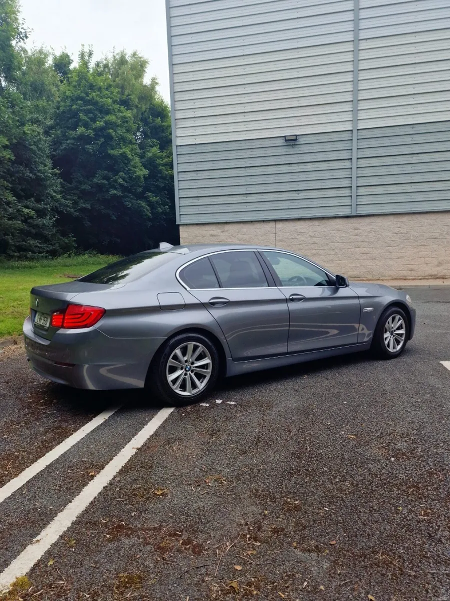 BMW 5-Series 2012 - Image 4