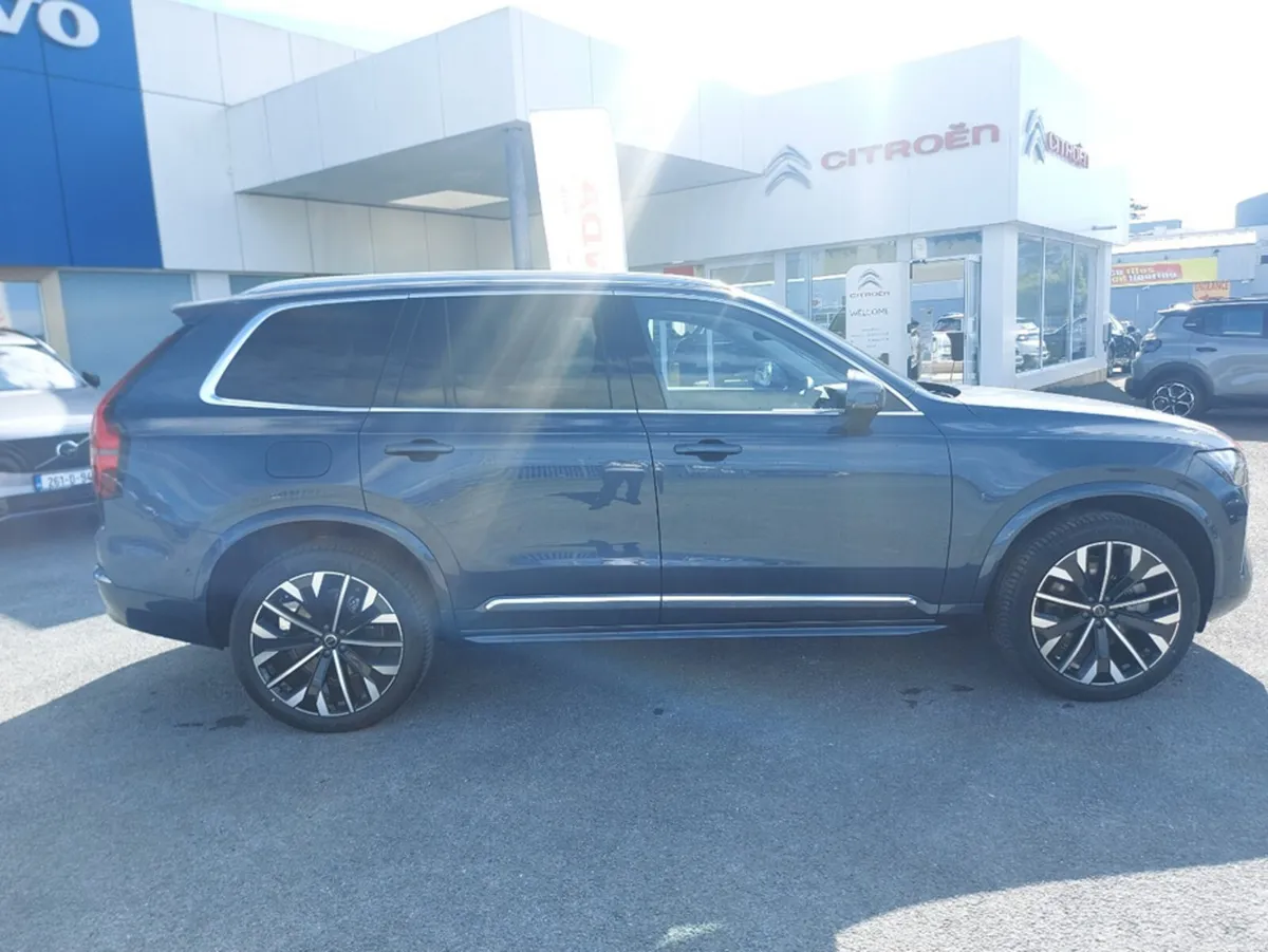 Volvo XC90 T8 PHEV PLUS BRIGHT AWD 5 - Image 3