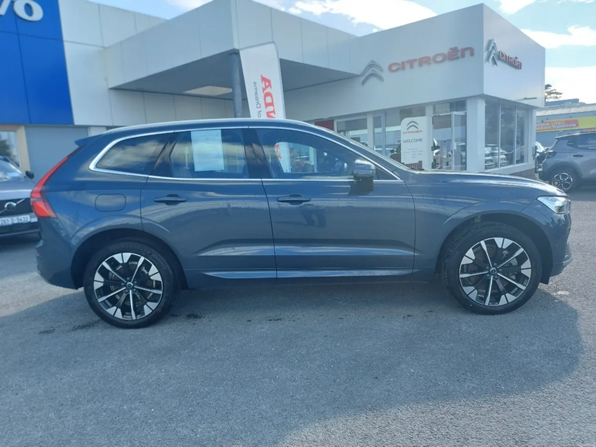 Volvo XC60 T6 PHEV PLUS BRIGHT AWD 5 - Image 4