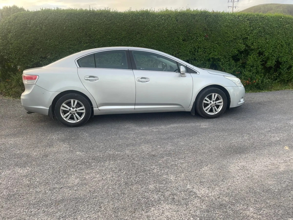 Toyota Avensis 2010 - Image 4