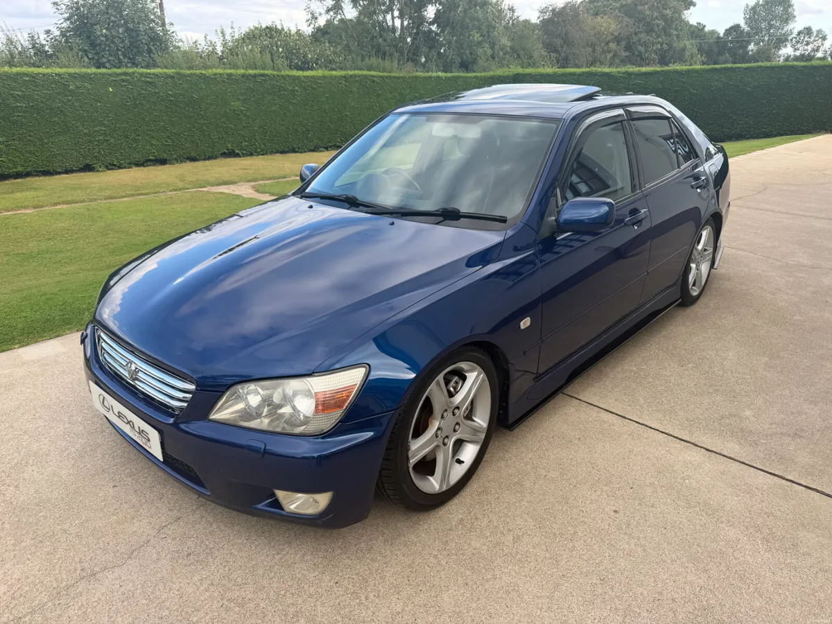 1999 LEXUS IS200 SPORT | EXTRAS - Image 1