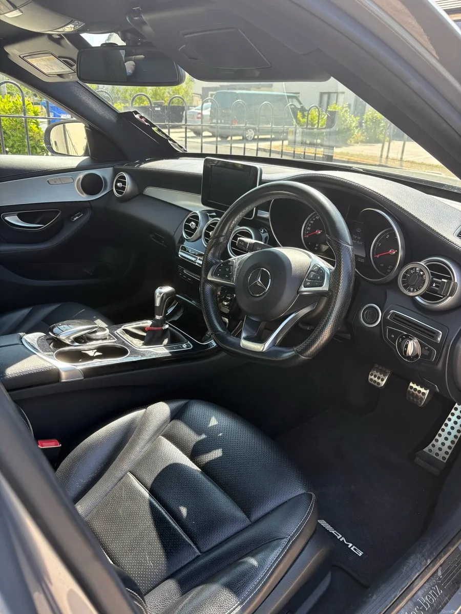 Mercedes-Benz c220D AMG Line - Image 4
