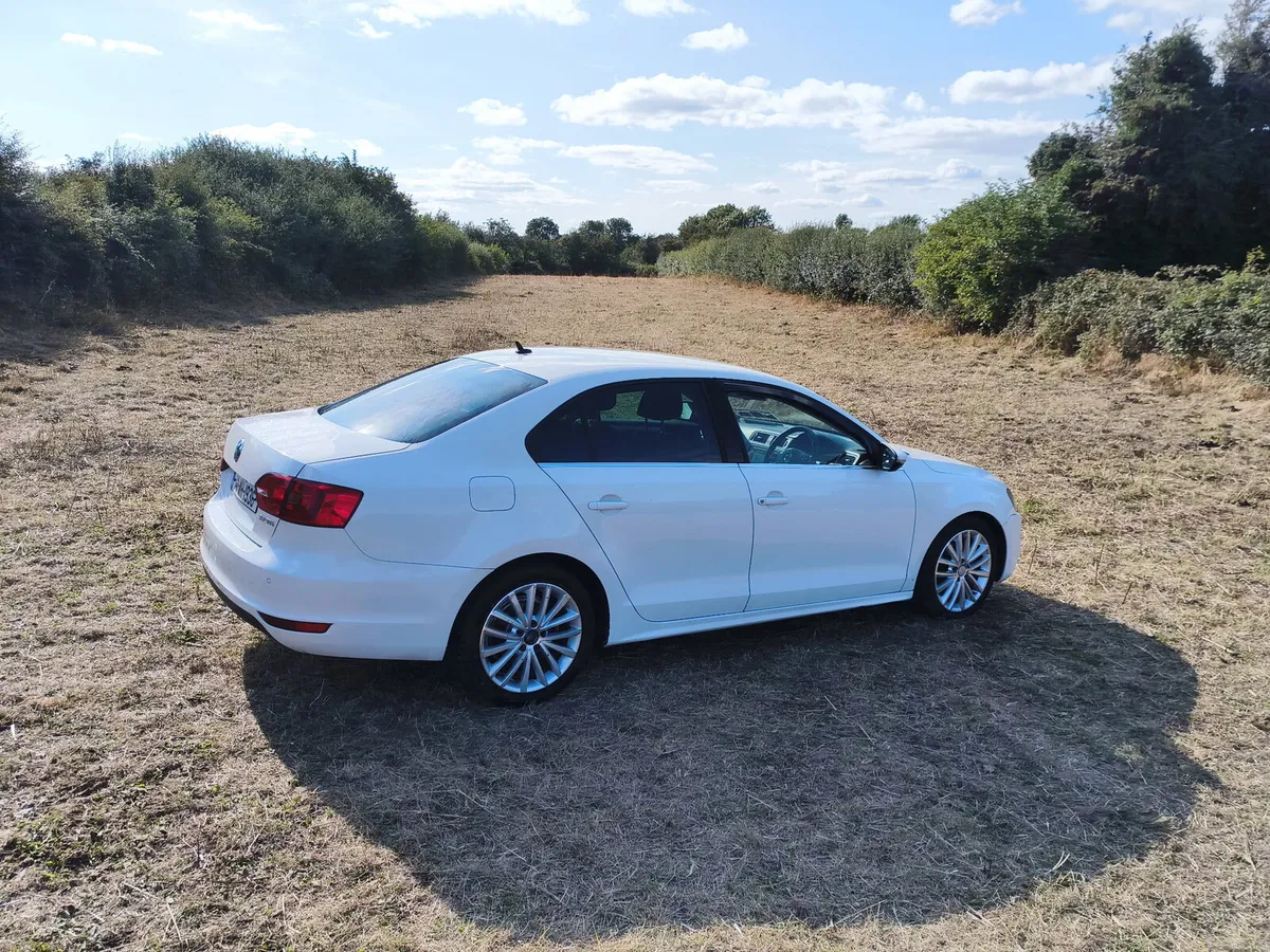 Volkswagen Jetta 2.TDI - Image 6