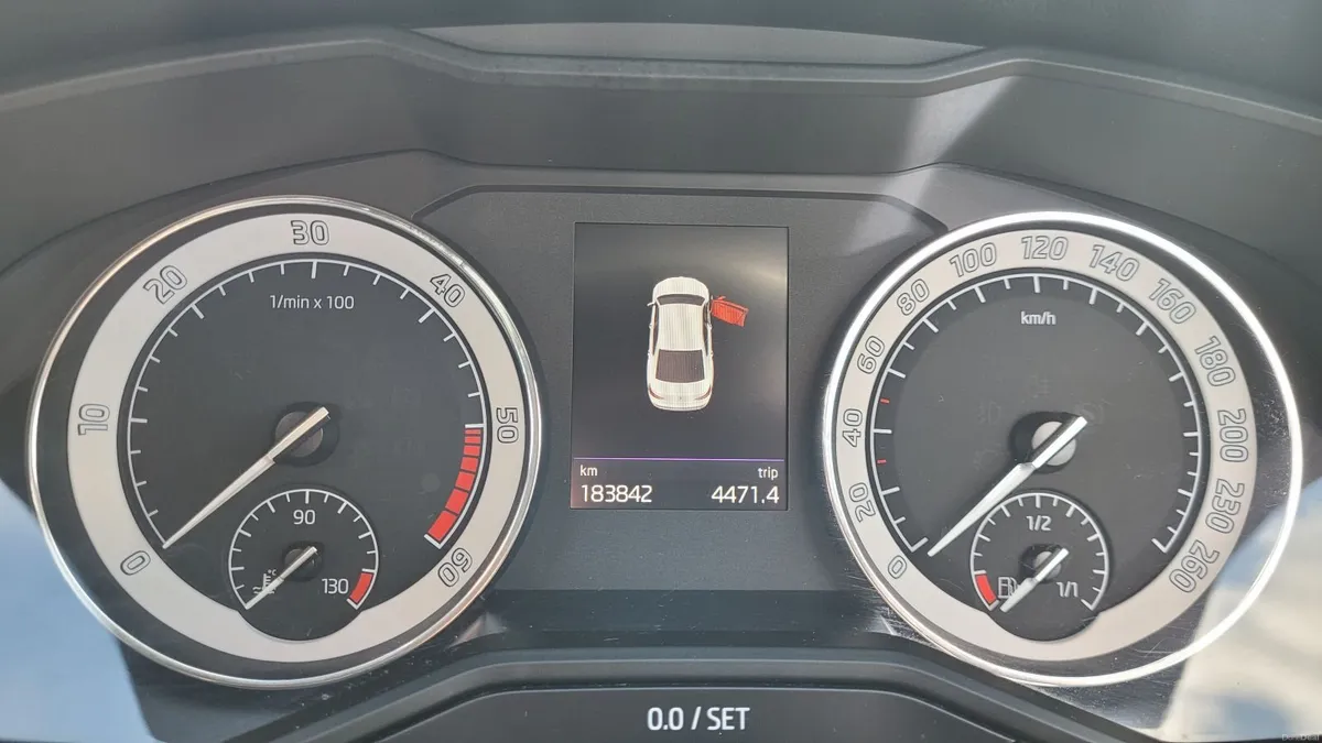 Skoda Superb Sportline 2019 - Image 2