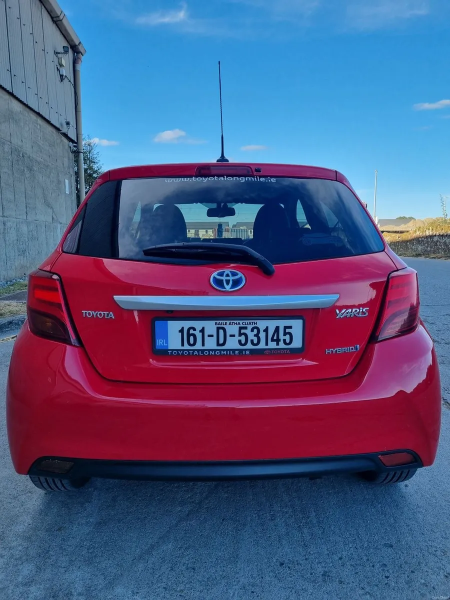 Toyota Yaris 2016 Hybrid - Image 5