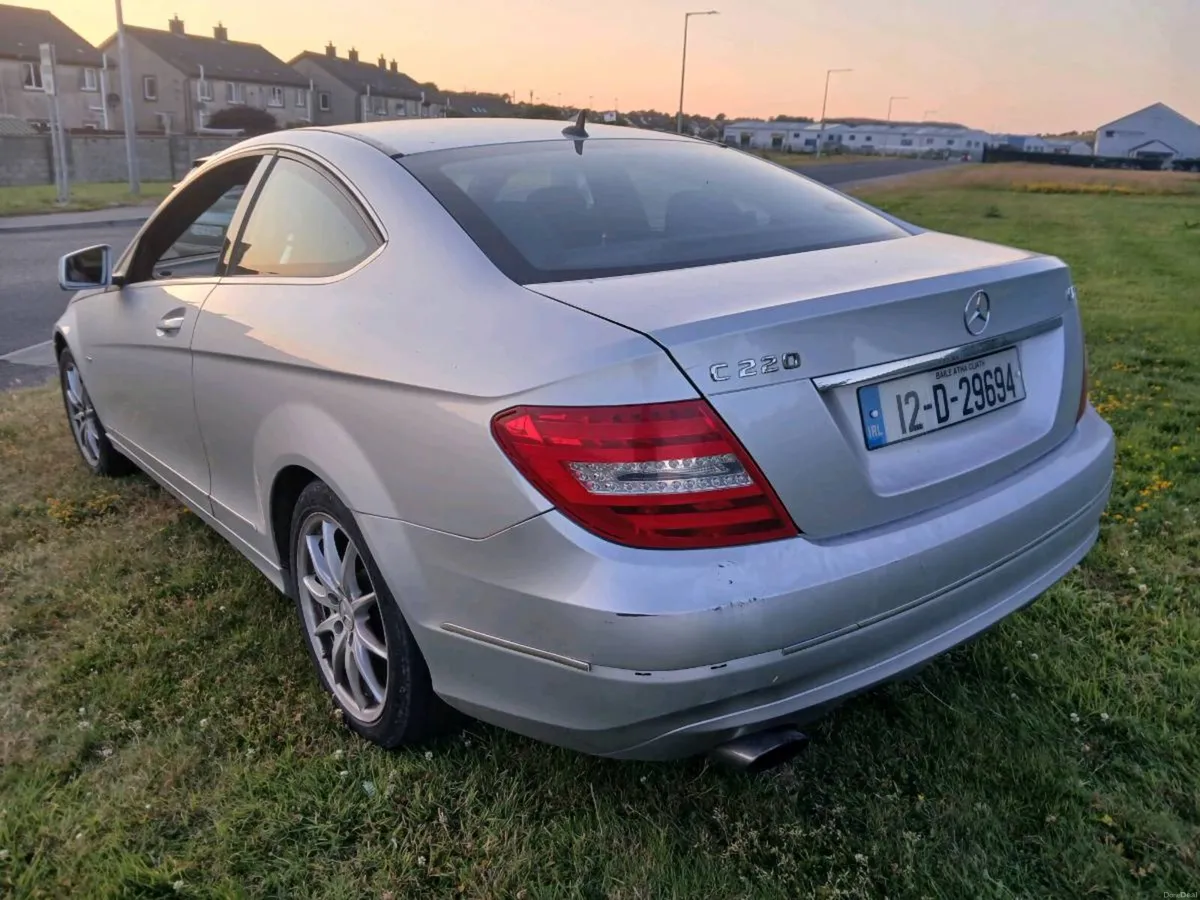 12 Merc c220 auto coupe - Image 4