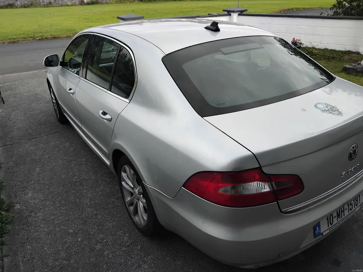 Skoda Superb 2010 - Image 2