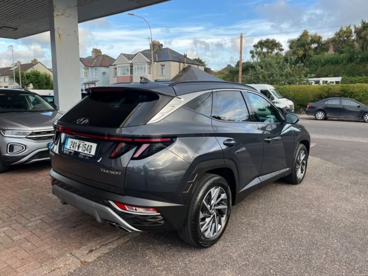 Hyundai Tucson Executive Plus 5DR - Image 4