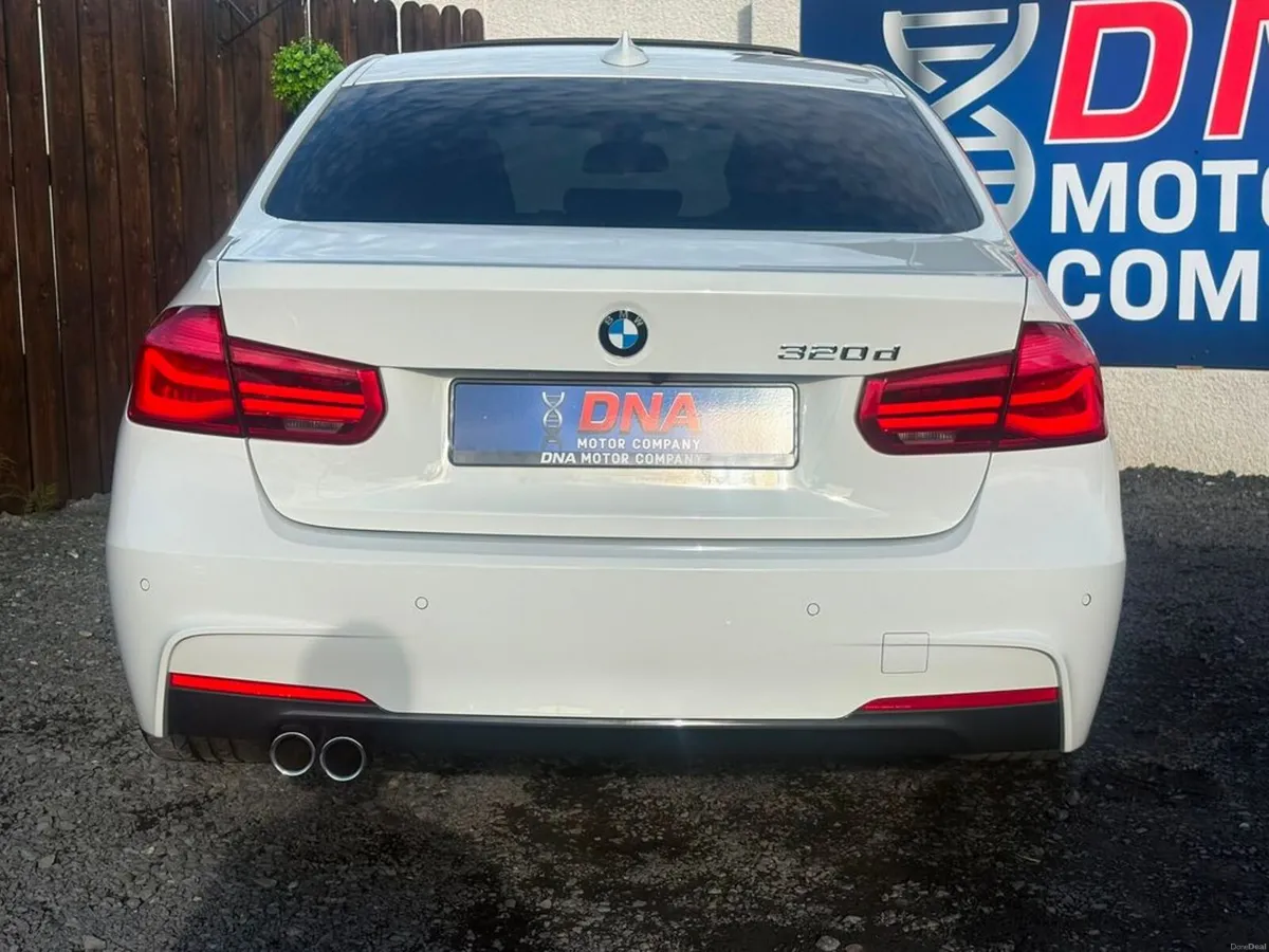 BMW 3-Series 320D MSPORT - SUNROOF - 60KMS! - Image 6