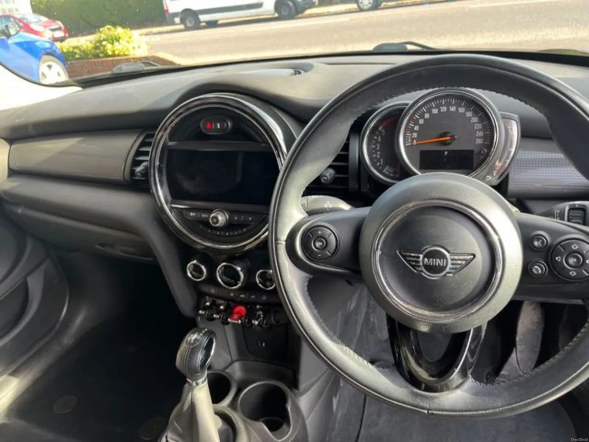Mini Cooper 1.5 - Image 6
