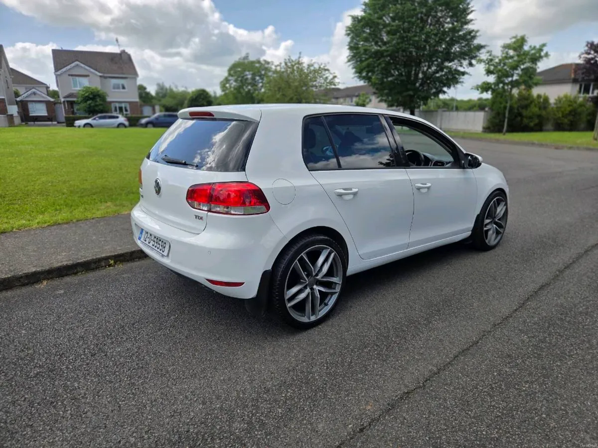 Volkswagen golf - Image 3