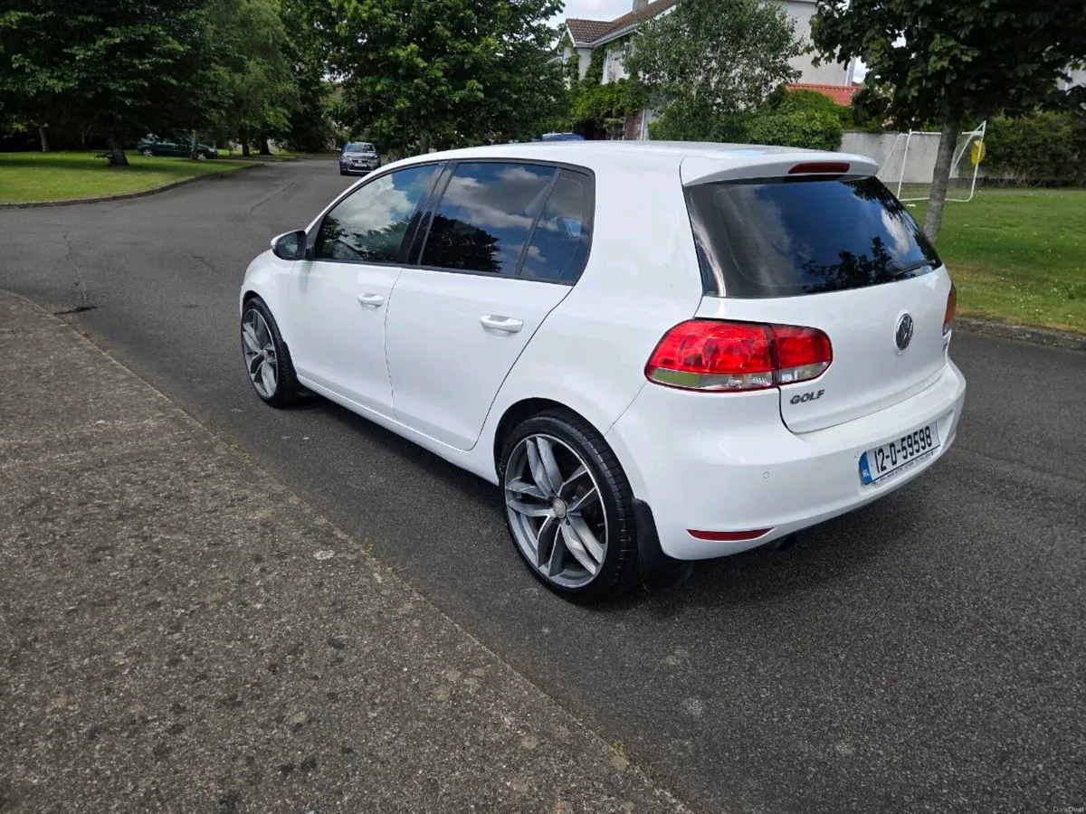 Volkswagen golf - Image 5