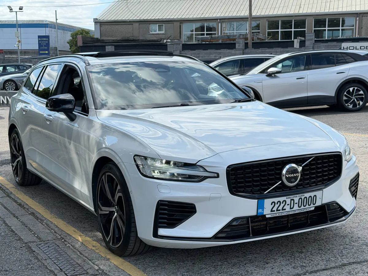 2022 Volvo V60 ULTIMATE. T6. RECHARGE. AWD - Image 2