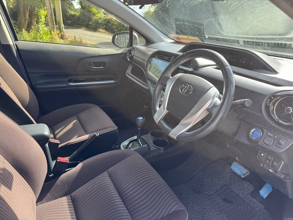 2017 TOYOTA AQUA. LOW MILEAGE. 2 YR NCT. AUTO 1.5L - Image 6