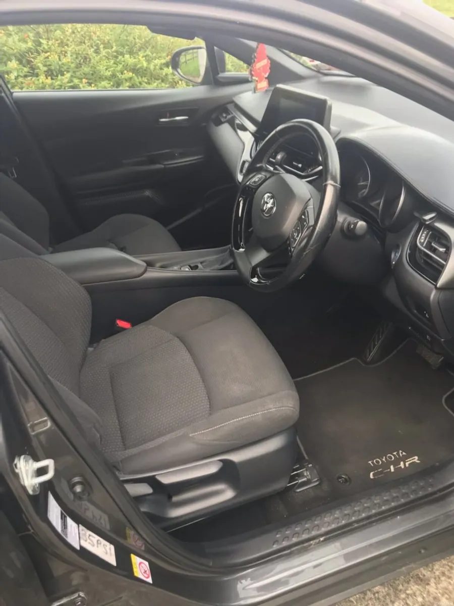 Toyota C-HR 2017 for Sale - Image 4