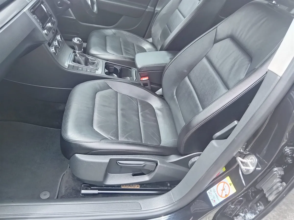 VW Passat Executive - Image 3