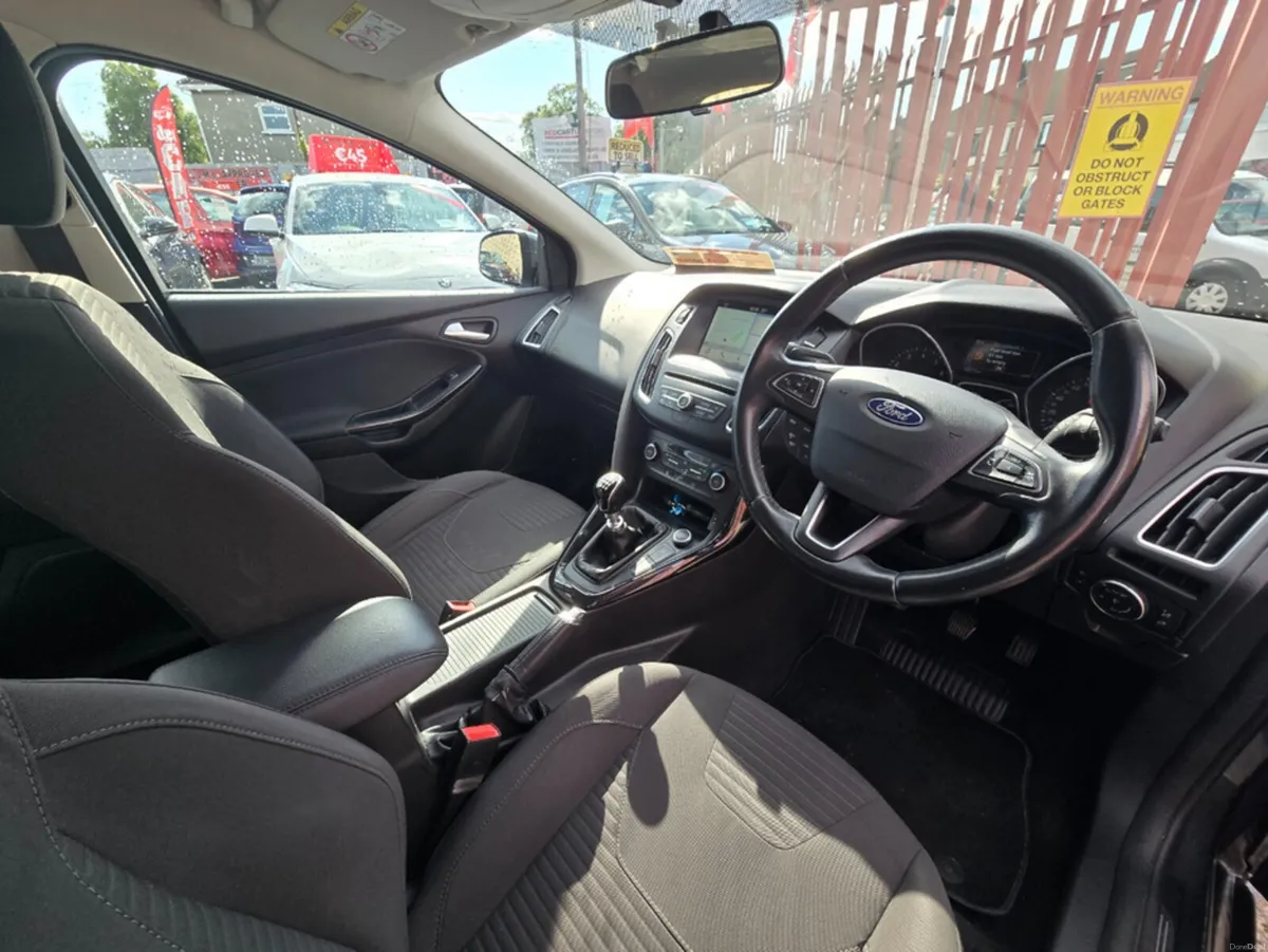 Ford Focus TITANIUM 1.0 125PS 6SPEED - Image 5