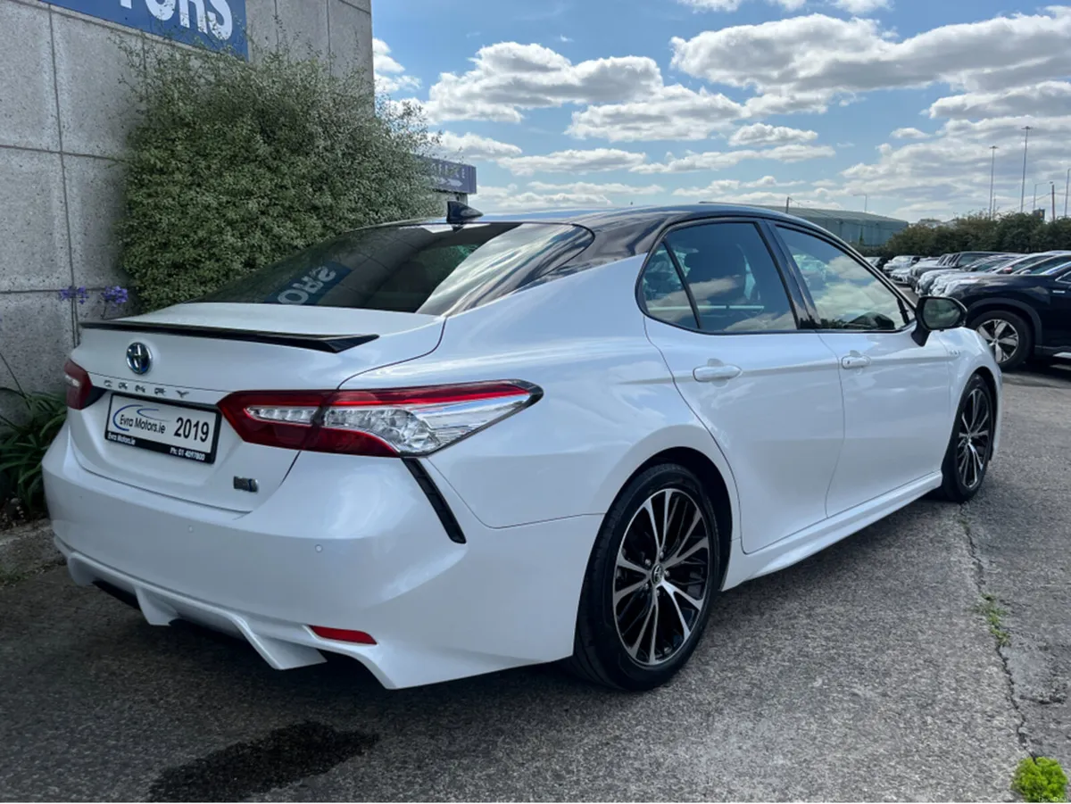 Toyota Camry WS HYBIRD AUTOMATIC 2.5 PETROL //HIGH - Image 4