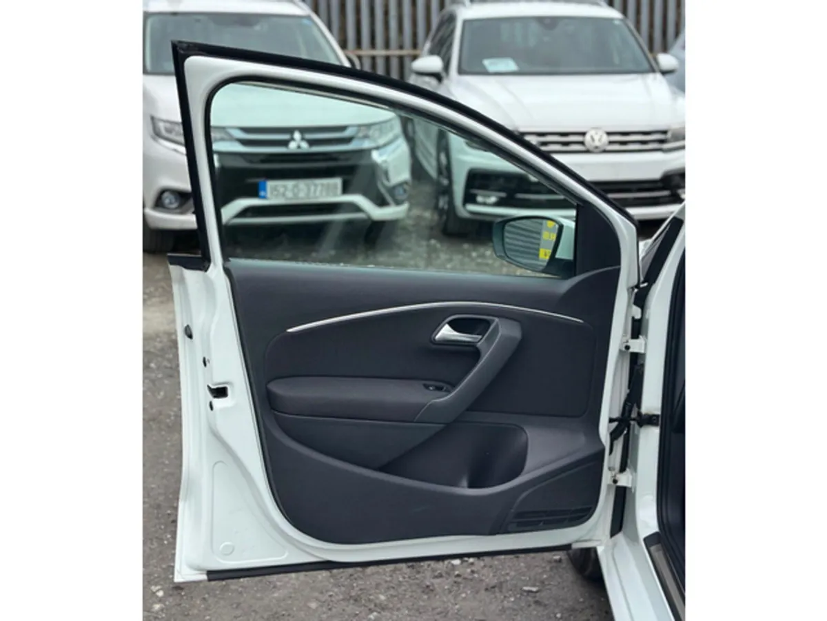 Volkswagen Polo TSI Bluemotion 1.2LPetrol Automati - Image 4