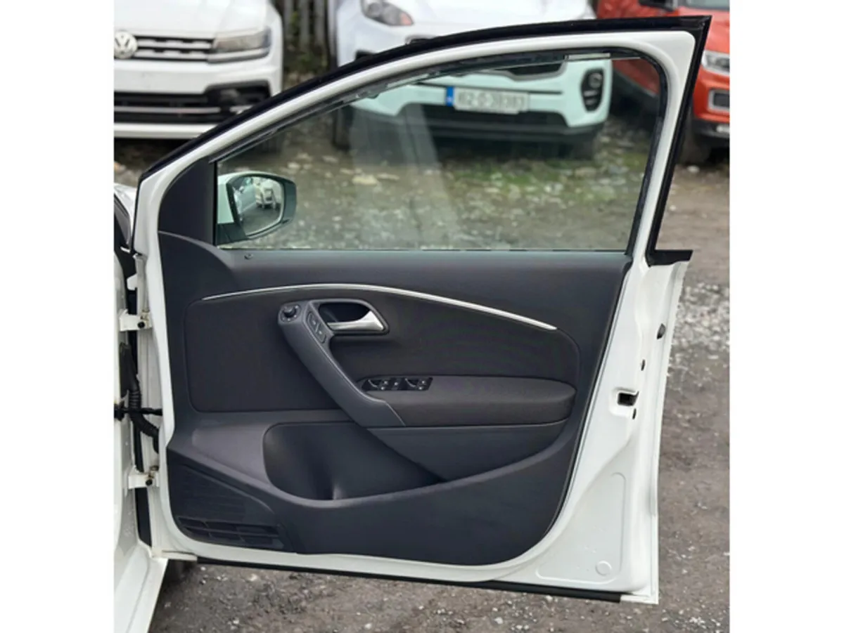 Volkswagen Polo TSI Bluemotion 1.2LPetrol Automati - Image 6