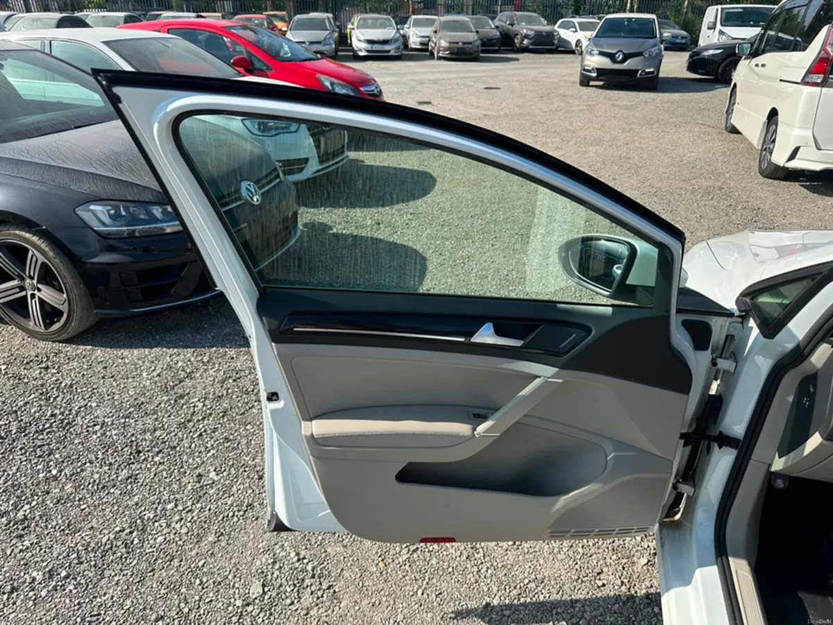 Volkswagen Golf 1.4L Petrol Automatic Full Leather - Image 4