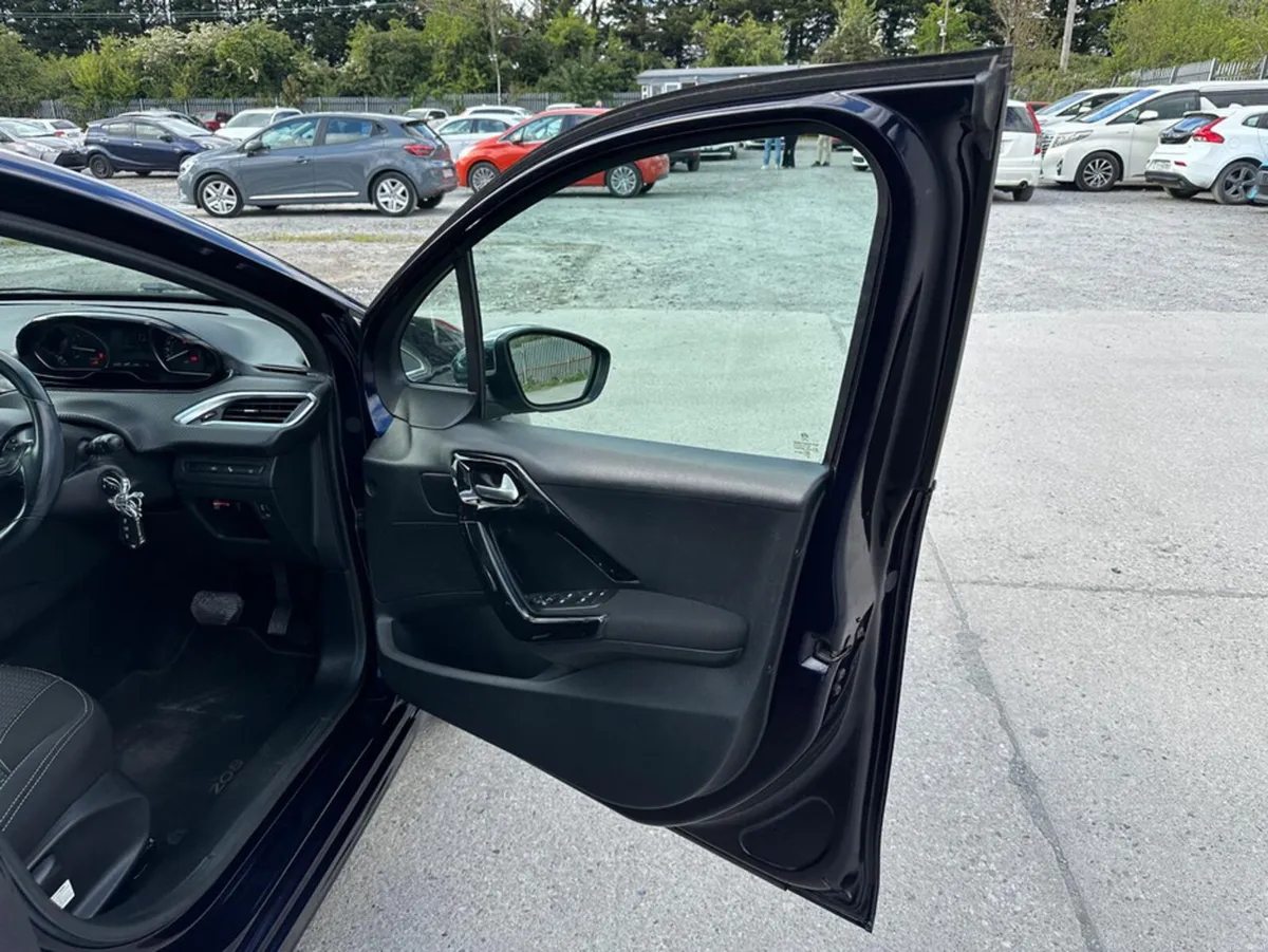 Peugeot 208 1.2L Automatic Petrol Low Mileage (237 - Image 6