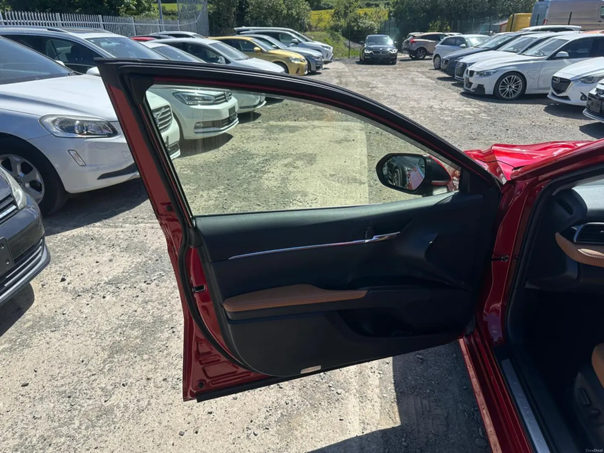 Toyota Camry G LEATHER PACKAGE HYBRID AUTOMATIC (7 - Image 6