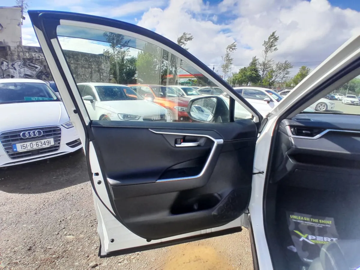 Toyota RAV4 4WD HYBRID G Package - Automatic - Low - Image 5