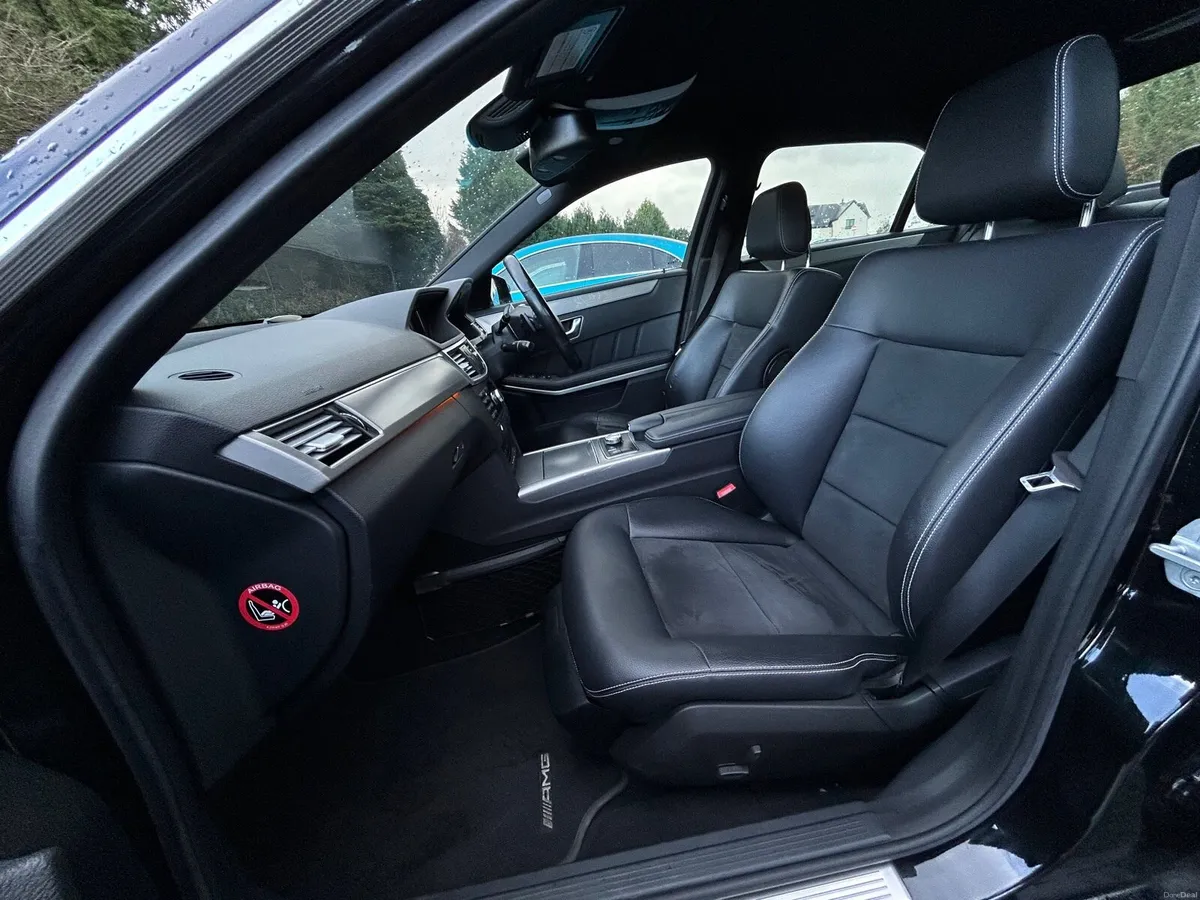 E220D AMG Style Automatic 7G-Tronic ** Rare Car** - Image 6
