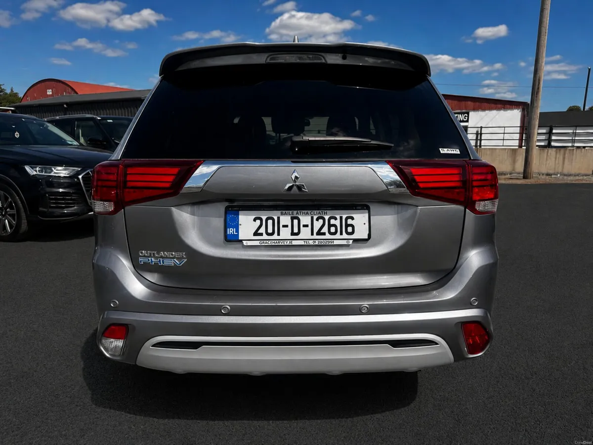 201 Mitsubishi Outlander hybrid intense mega spec - Image 4