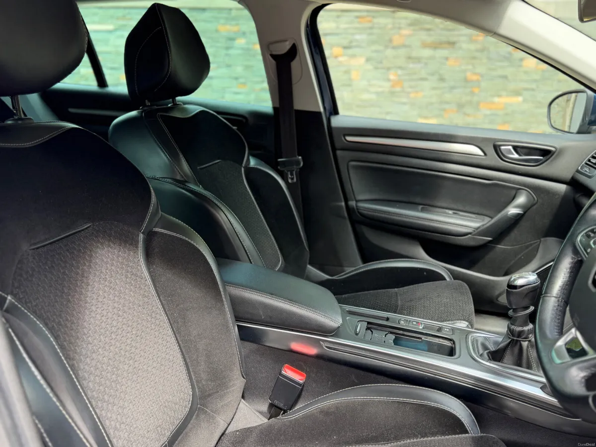 Renault Megane 2018 - Image 5
