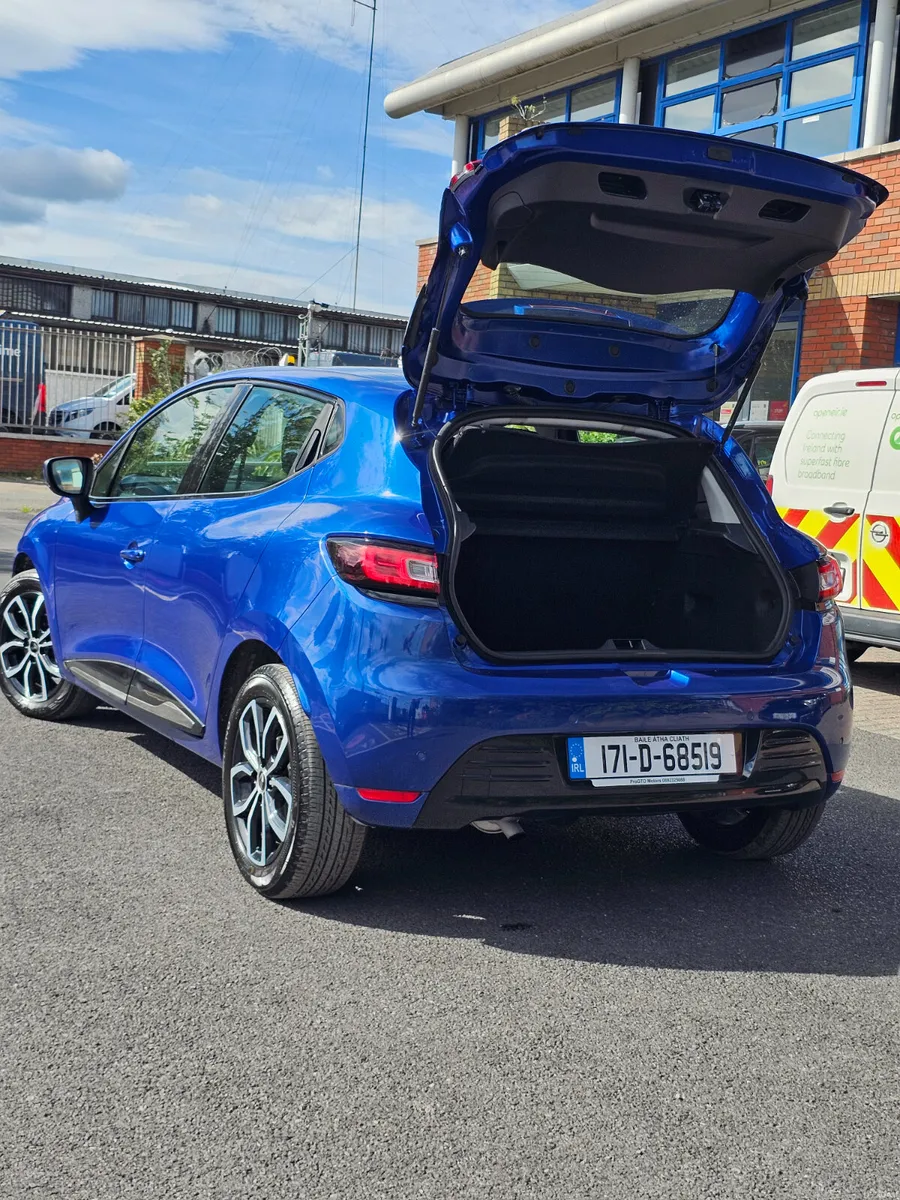 Renault Clio 2017 Automatic - Image 2