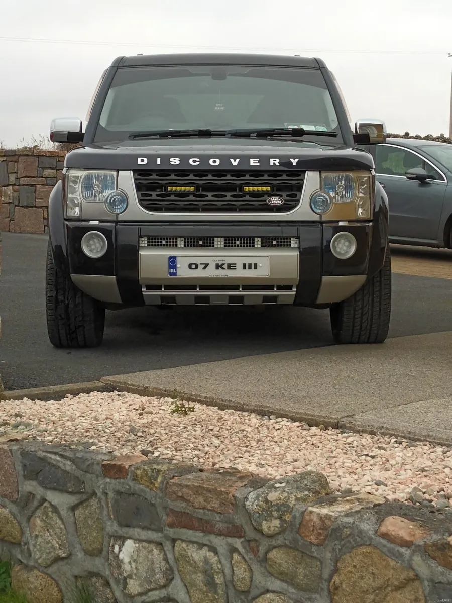 Land Rover Discovery 3 - Image 1