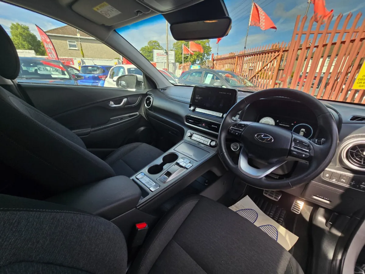 Hyundai KONA PREMIUM EV 64kw - Image 6