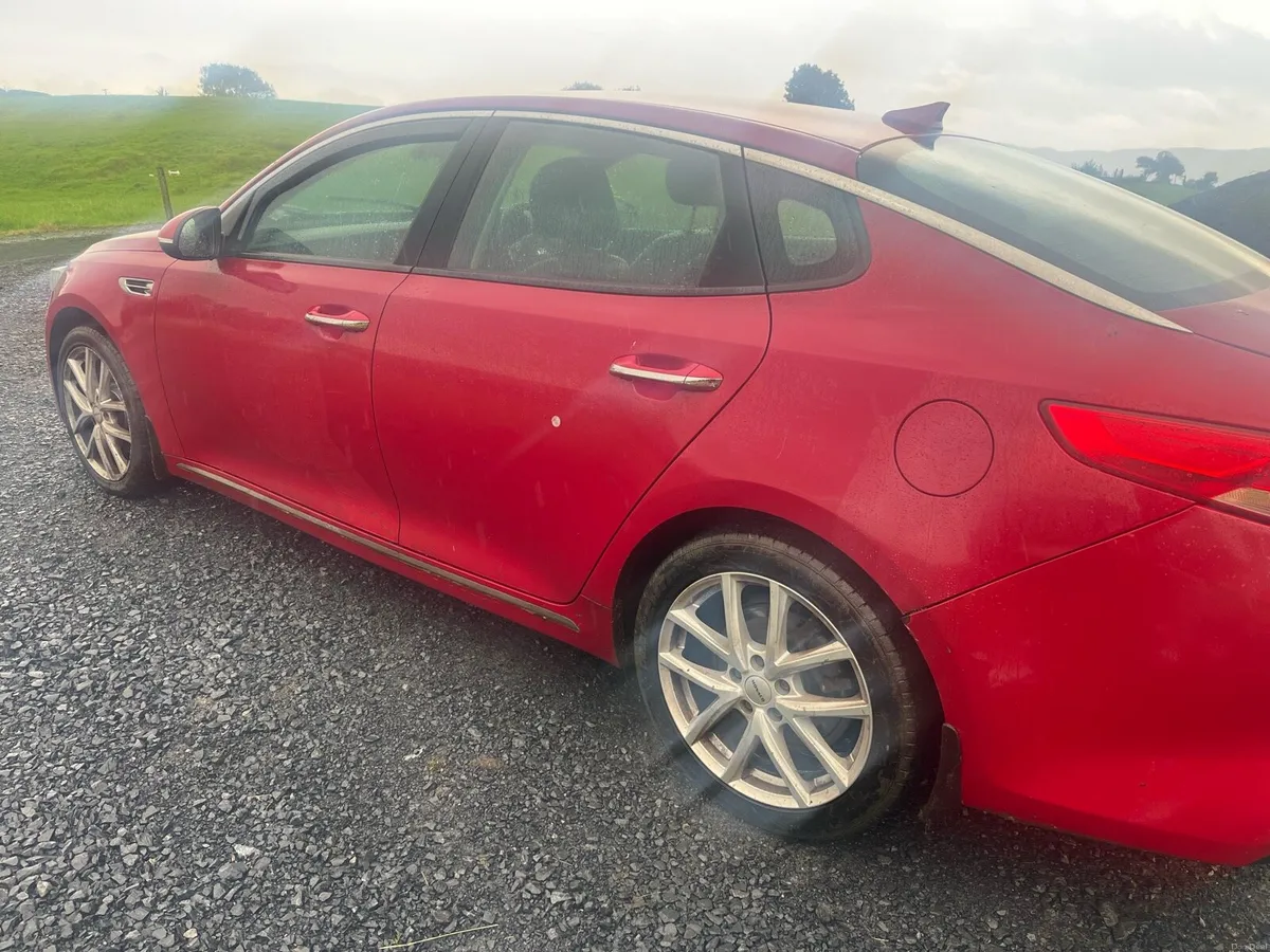 2016 Kia Optima Platinum DCT 4 DR Auto - Image 1