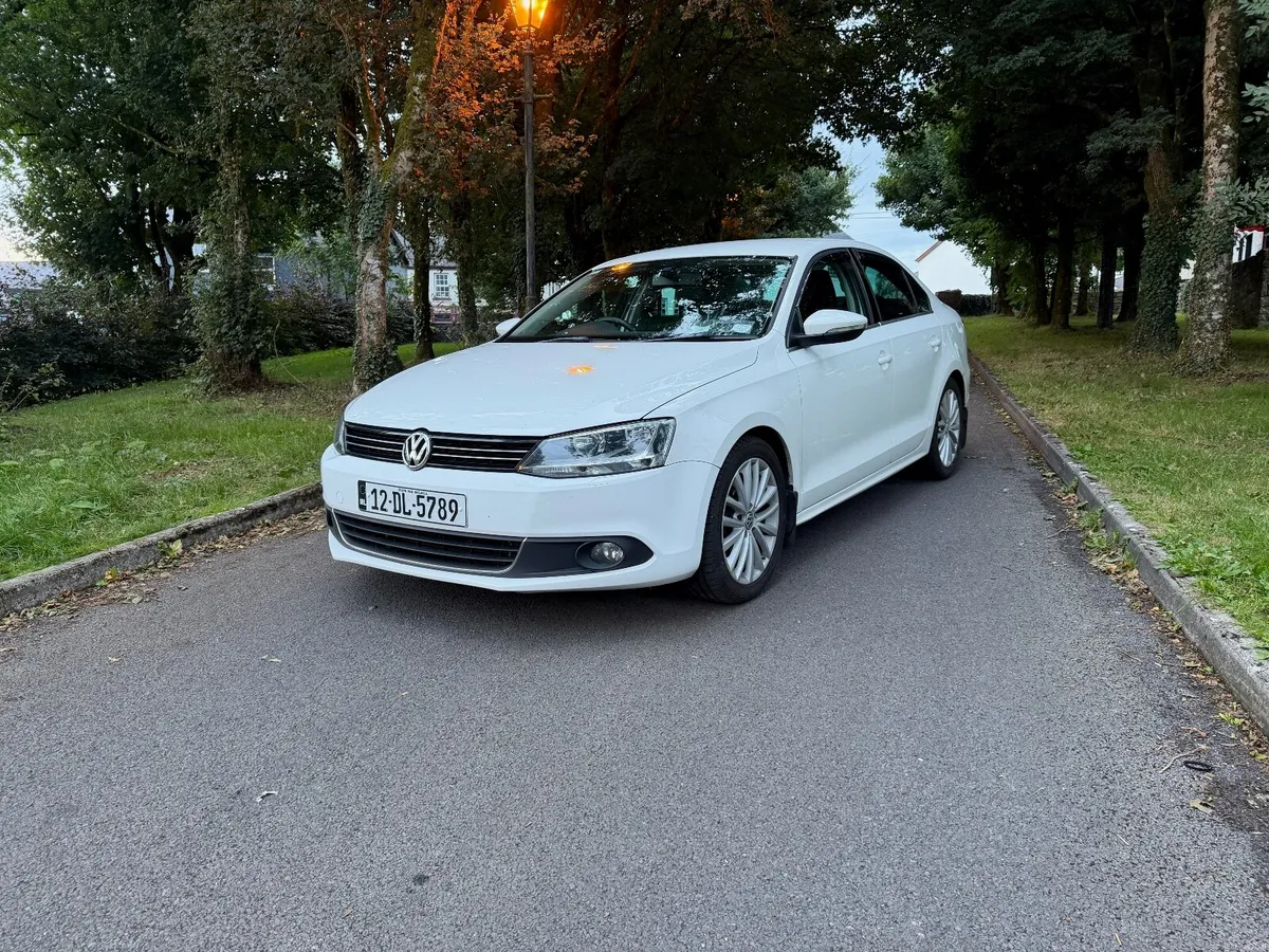 VW JETTA HIGHLINE SPORT 2.0 TDI – LOW MILES – - Image 2