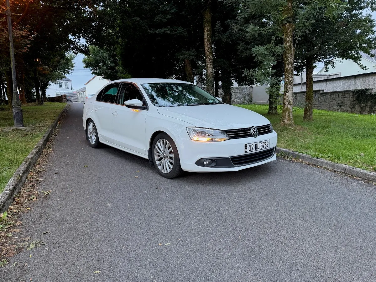 VW JETTA HIGHLINE SPORT 2.0 TDI – LOW MILES – - Image 1