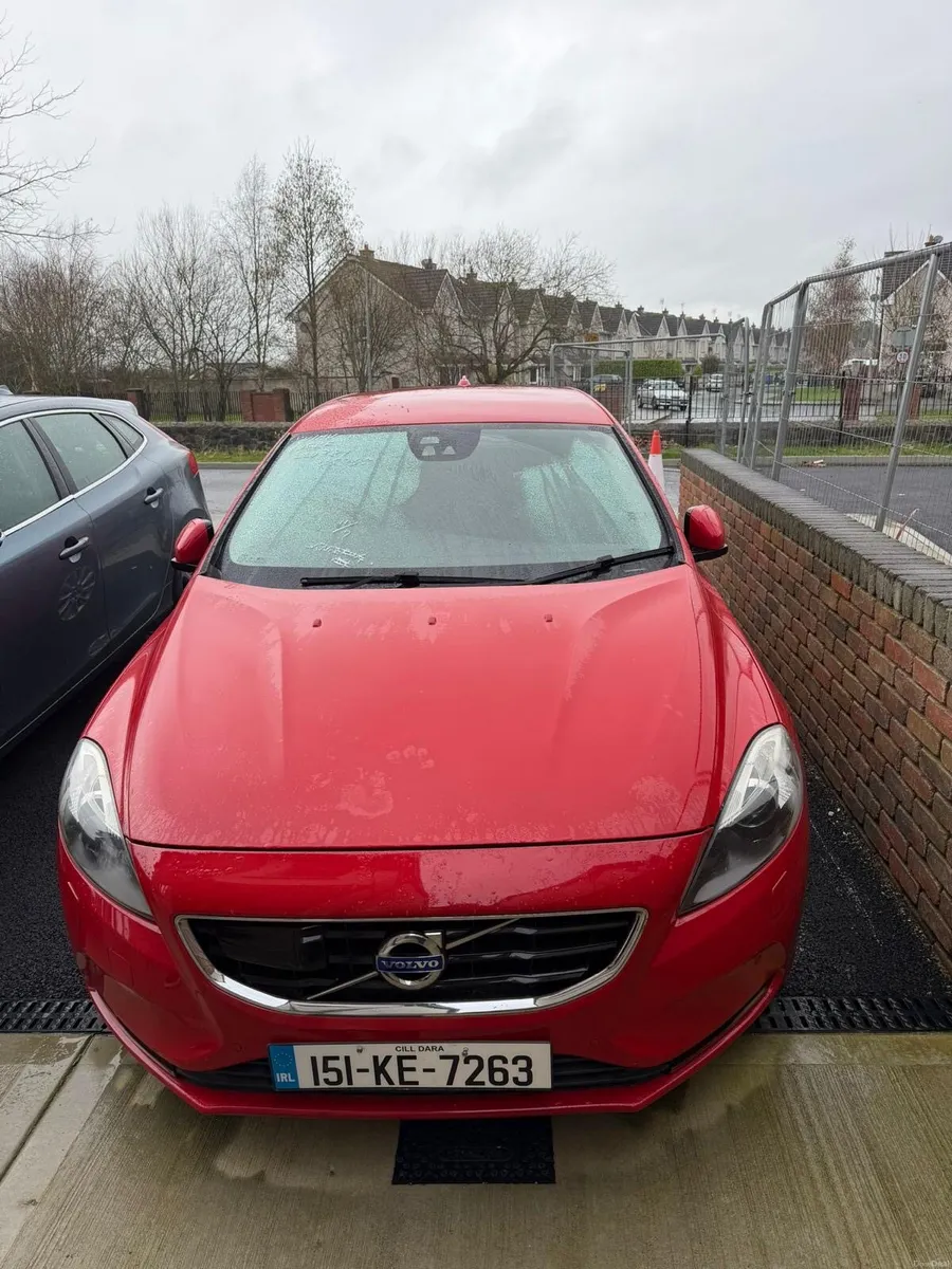 2015 Volvo V40 Petrol Hatchback Automatic Red - Image 1
