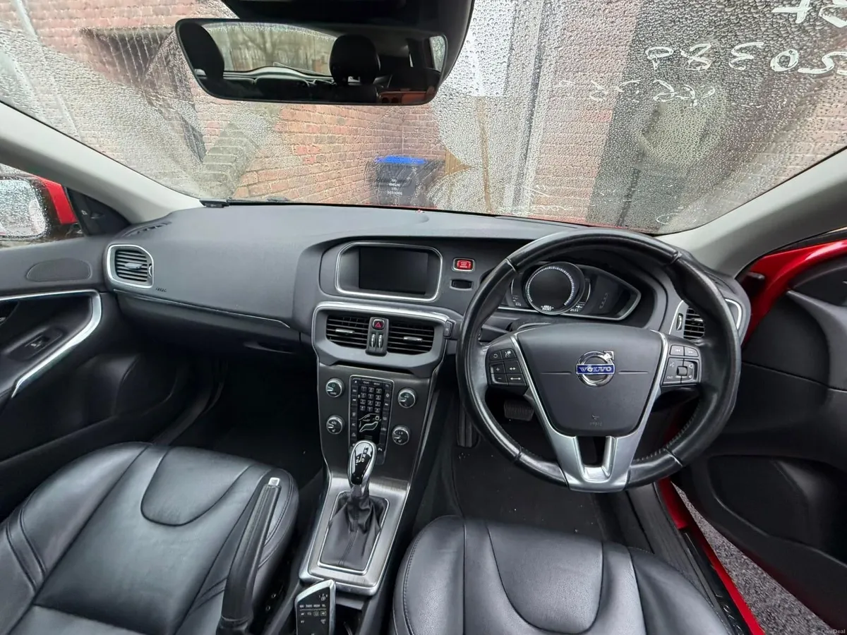 2015 Volvo V40 Petrol Hatchback Automatic Red - Image 6