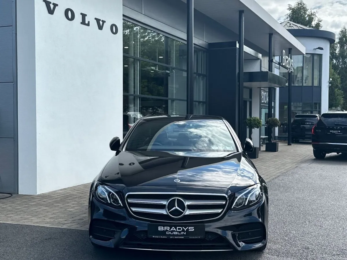 Mercedes-Benz E-Class E 220d AMG Line--Nappa Leath - Image 2