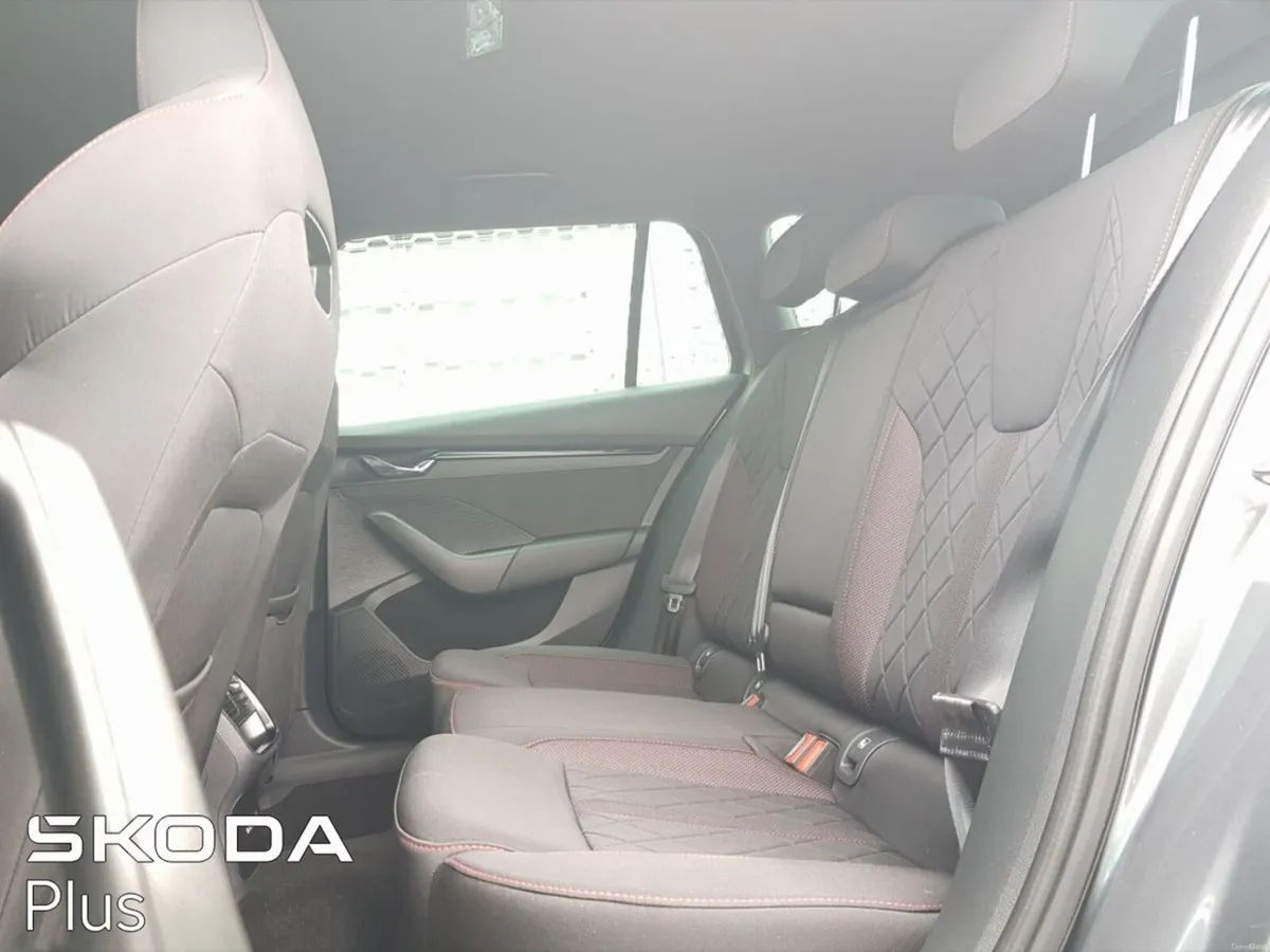 Skoda Octavia OCTAVIA COMBI  RS 2.0TDI 200HP DSG - Image 6