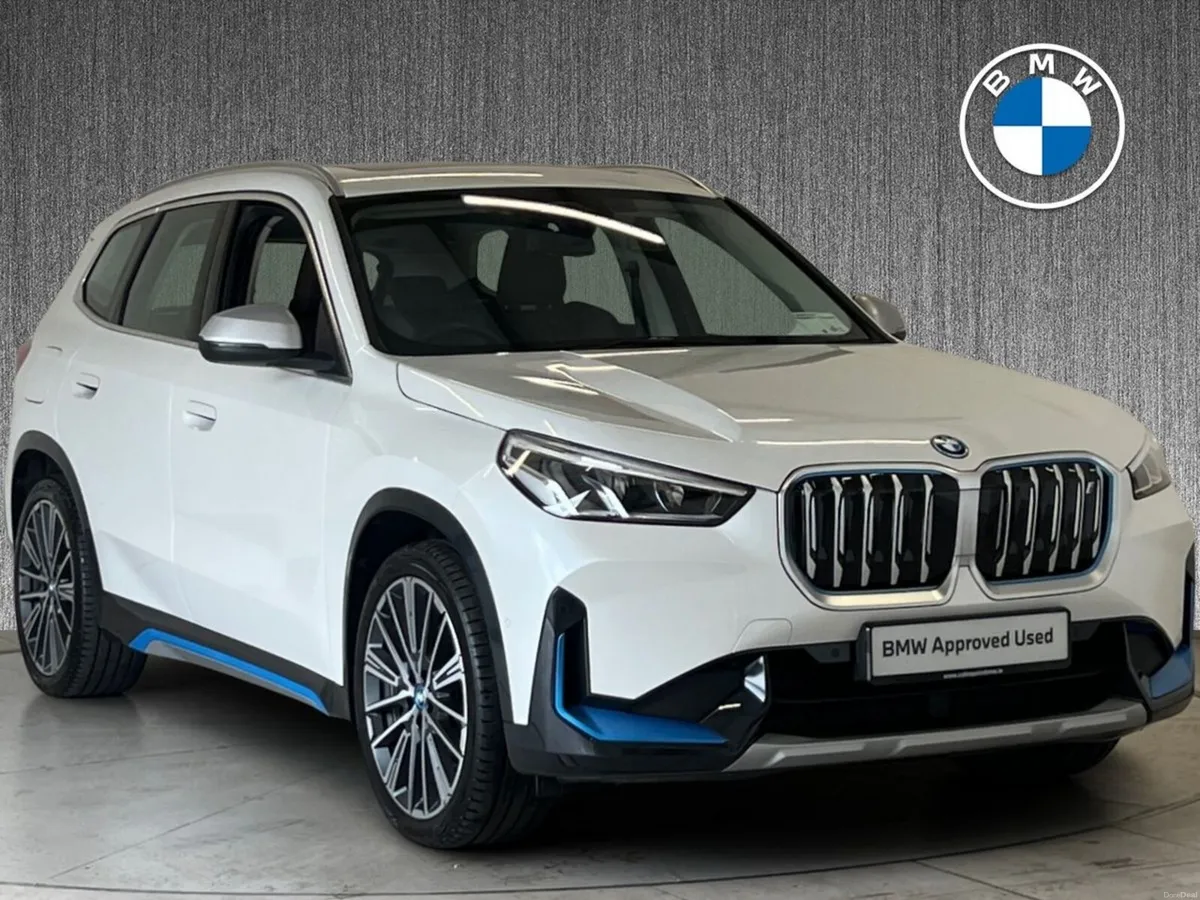 BMW iX1 xDrive30 xLine PAN ROOF - Image 1
