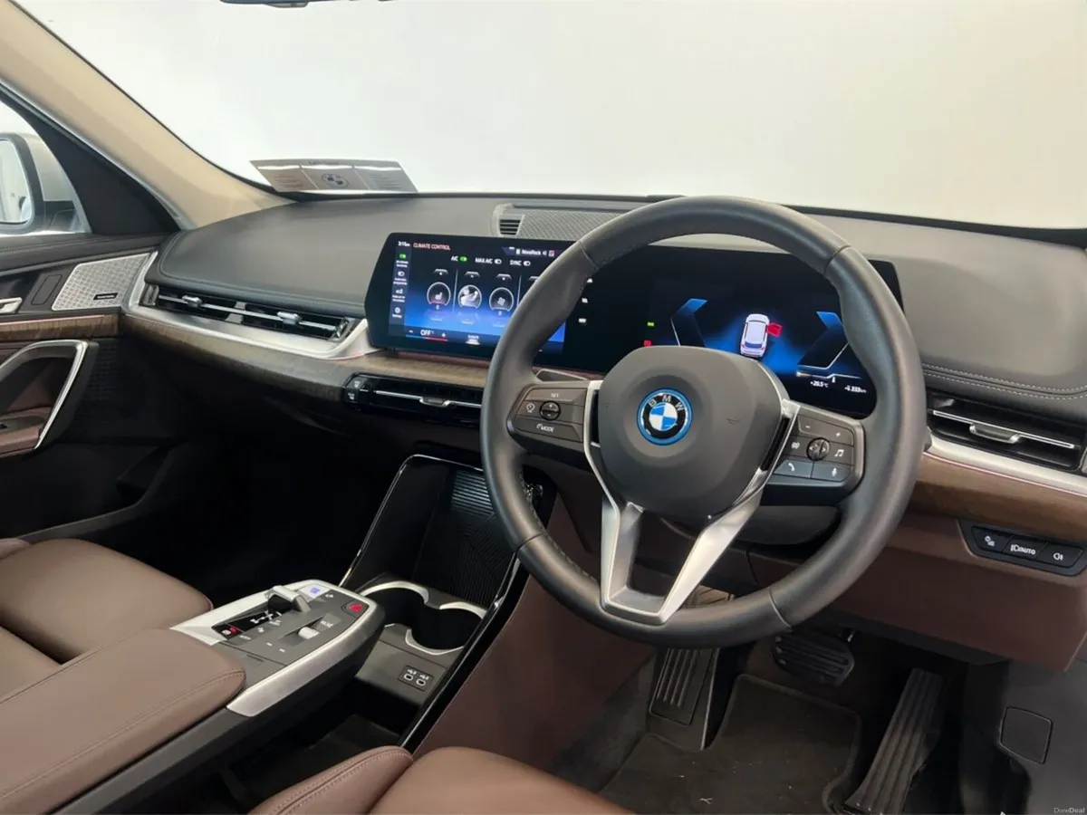 BMW iX1 xDrive30 xLine PAN ROOF - Image 6