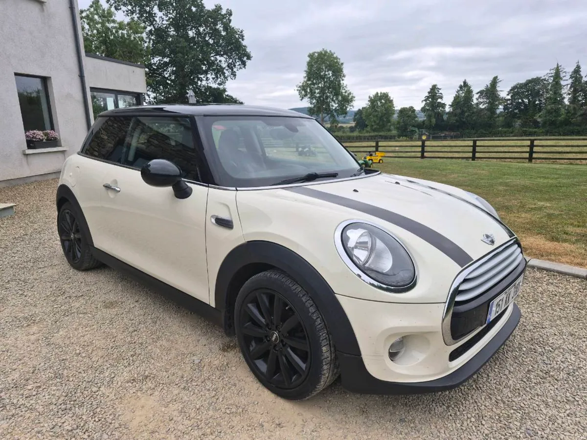 Mini Cooper D 1.5 diesel - Image 2