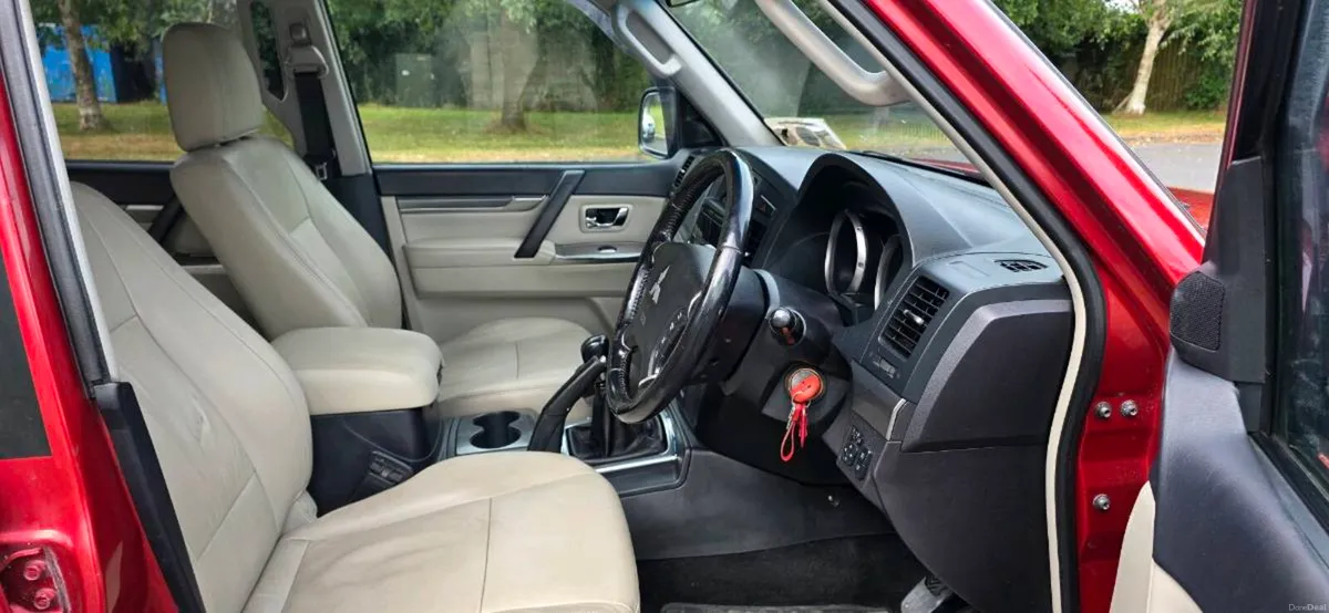 Mitsubishi Pajero LWB Crew Cab, - Image 5